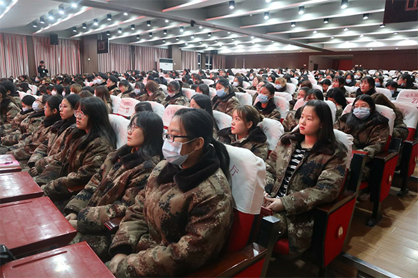 学习贯彻党的十九届五中全会精神宣讲会 在外围买球十大平台举行