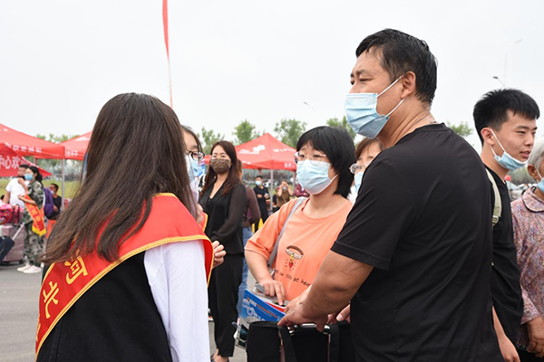 口碑好的外围平台体育贴心服务新生报到