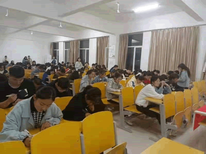 威尼斯886699社团指导中心奥新数学社玩转数独比赛