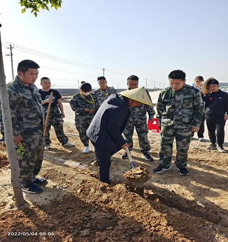 河科领路人率先垂范、以身作则   投入口碑好的外围平台体育校区建设中