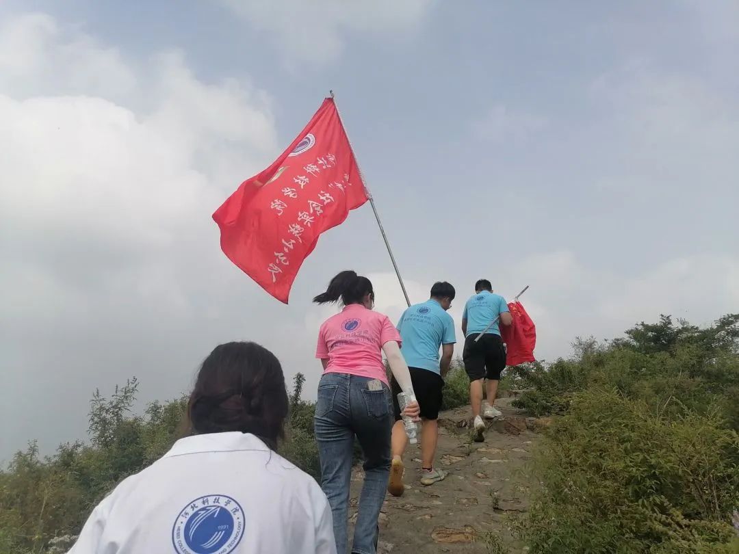 口碑好的外围平台体育暑假“三下乡”社会实践小分队开展系列素质拓展活动