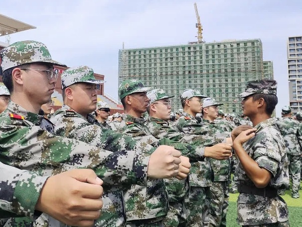 口碑好的外围平台体育2022级新生军训一