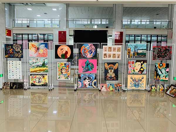 口碑好的外围平台体育艺术学院“艺术设计联展--装饰画”汇报展