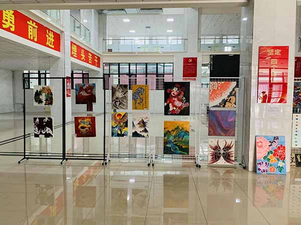 口碑好的外围平台体育艺术学院“艺术设计联展--装饰画”汇报展