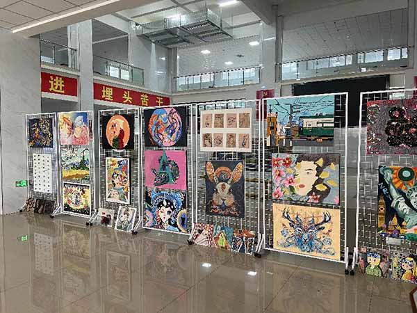 口碑好的外围平台体育艺术学院“艺术设计联展--装饰画”汇报展