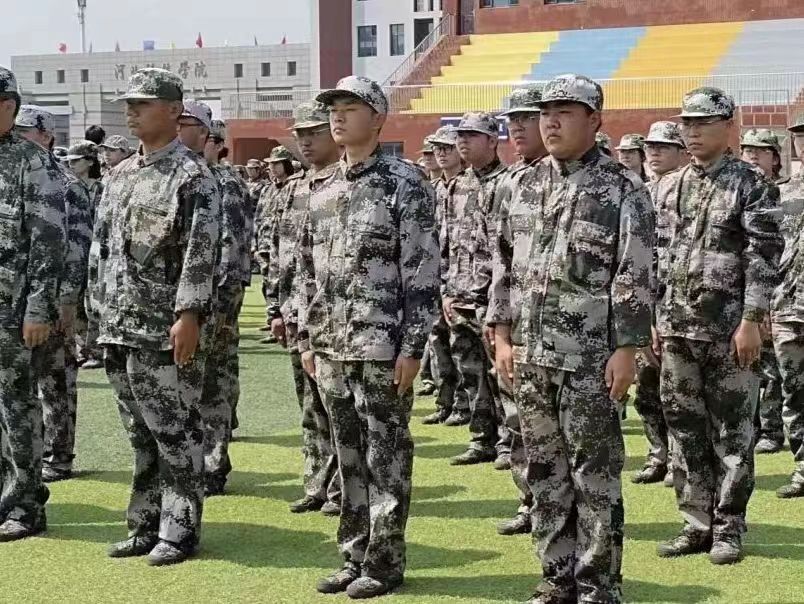 口碑好的外围平台体育军训特辑 昂首迎骄阳   热血展青春