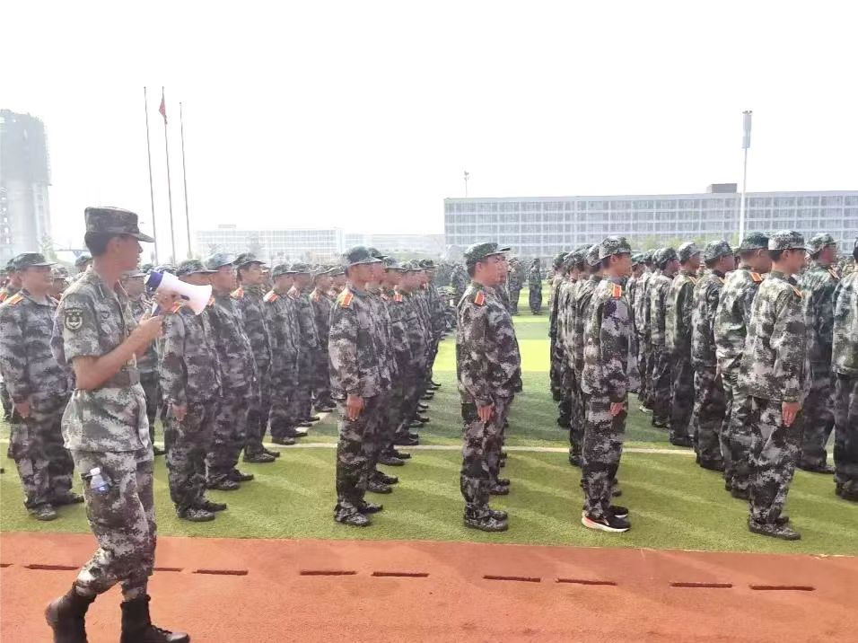 口碑好的外围平台体育军训特辑 别样秋意少年志气  铸就军魂青春飞扬