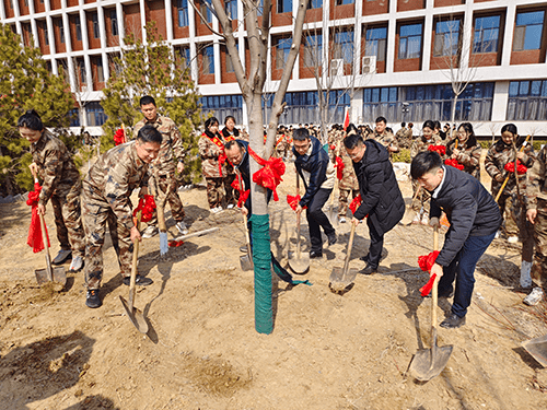 口碑好的外围平台体育  “持‘植’以恒，立德‘树’人”  植树节活动在线