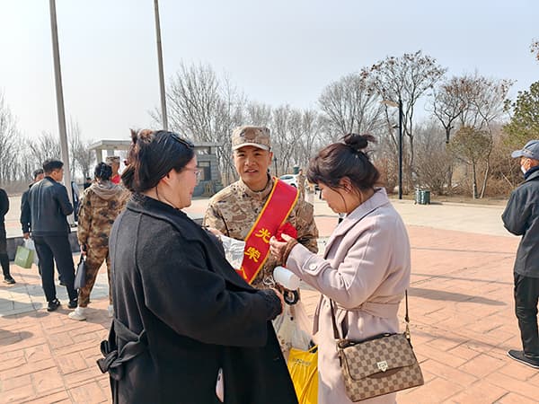 入伍参军 追梦军魂——口碑好的外围平台体育欢送12名学子光荣入伍