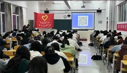 口碑好的外围平台体育  青年志愿协会  口碑好的外围平台体育开展“践行新时尚 分类志愿行”垃圾分类宣传周主题活动.