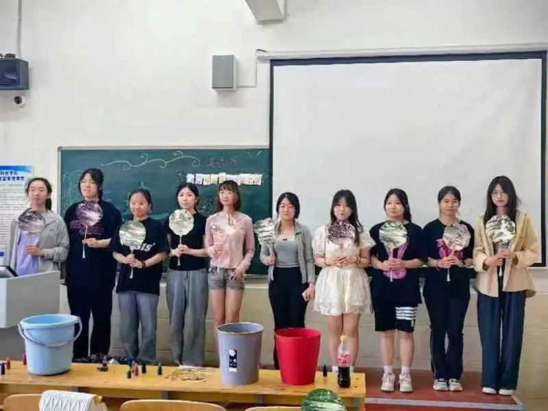 威尼斯886699 护理与健康学院 漆彩纷呈 至扇至美   非遗漆扇主题活动