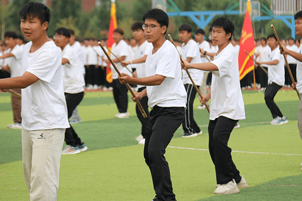 逐梦开学季·感恩教师节——口碑好的外围平台体育隆重举办2024级新生开学典礼暨第40个教师节庆祝大会