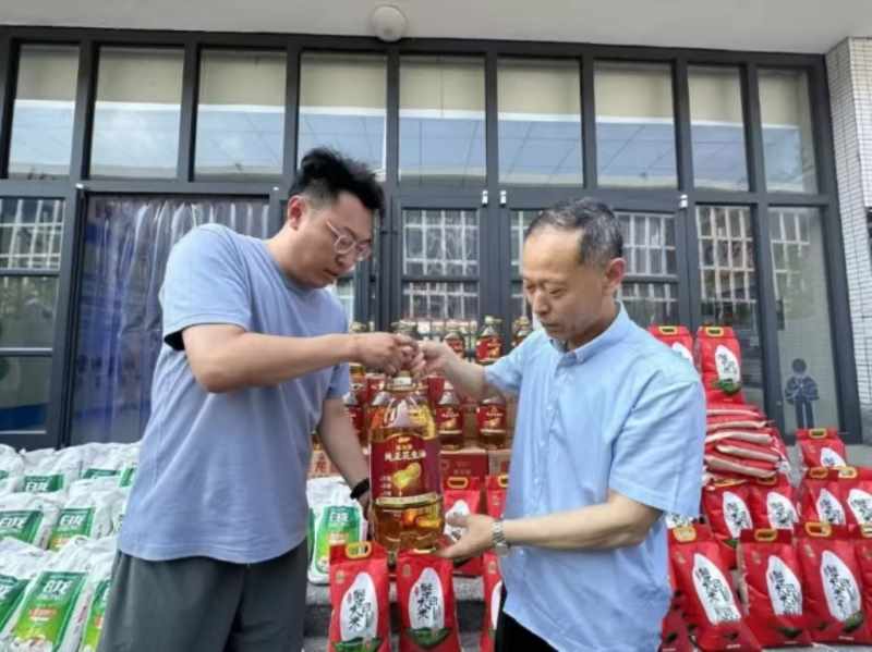 家校协同有温度 合力育人展情怀 口碑好的外围平台体育2024年暑期 大家访 工作纪实 一