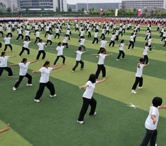 逐梦开学季 感恩教师节||口碑好的外围平台体育隆重举行2024级新生开学典礼暨第40个教师节庆祝大会