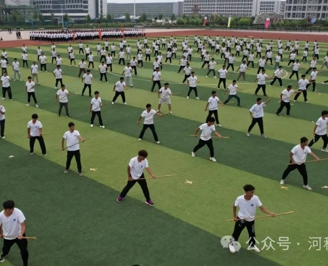 逐梦开学季 感恩教师节||口碑好的外围平台体育隆重举行2024级新生开学典礼暨第40个教师节庆祝大会