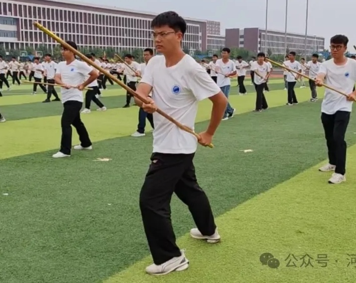 逐梦开学季 感恩教师节||口碑好的外围平台体育隆重举行2024级新生开学典礼暨第40个教师节庆祝大会