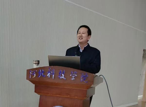 威尼斯886699教育学院邀请张学鹏教授开展主题讲座