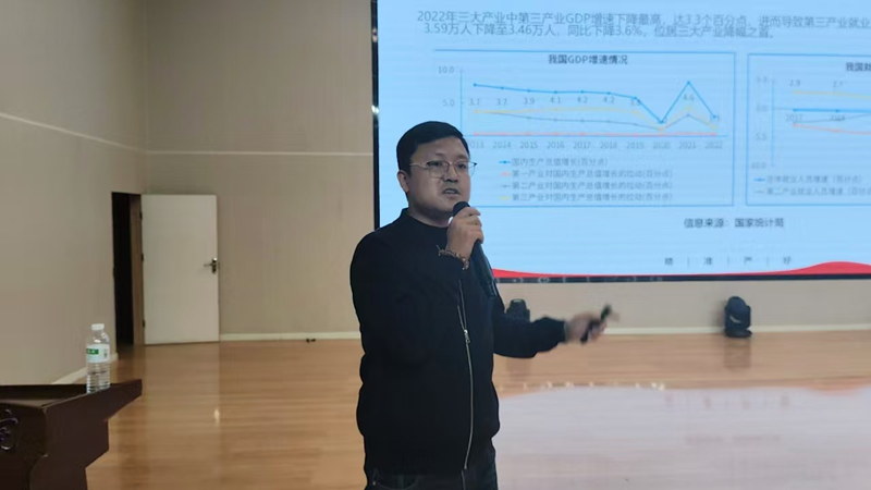 计算机学院举办“打开IT职业大门-职业生涯规划”讲座